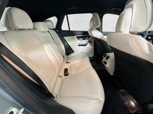 Used 2025 Mercedes-Benz GLC 350e 4MATIC image 25