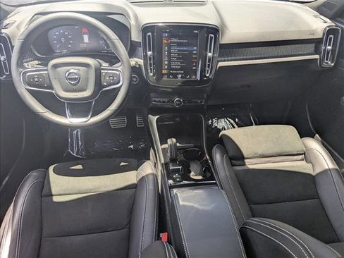Used 2022 Volvo XC40 T5 R-Design w/ Advanced Package AWD/4WD image 19