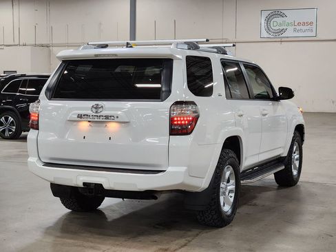 Used 2017 Toyota 4Runner SR5 Premium image 8