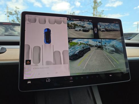 Used 2024 Tesla Model Y 2WD image 33