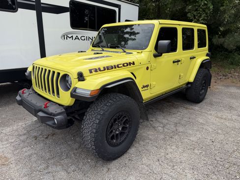 Used 2022 Jeep Wrangler Unlimited Rubicon w/ Xtreme Recon 35" Tire Package AWD/4WD image 11