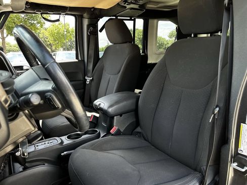Used 2017 Jeep Wrangler Unlimited Sport w/ Quick Order Package 24S AWD/4WD image 24