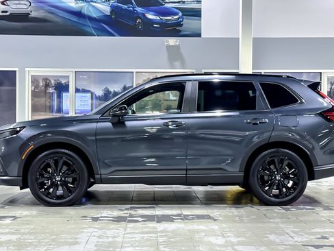 Used 2023 Honda CR-V Sport Touring image 2