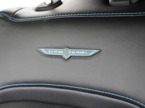 Used 2022 Jeep Grand Cherokee Trailhawk AWD/4WD image 38
