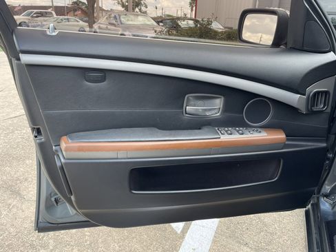 Used 2007 BMW 750i image 26