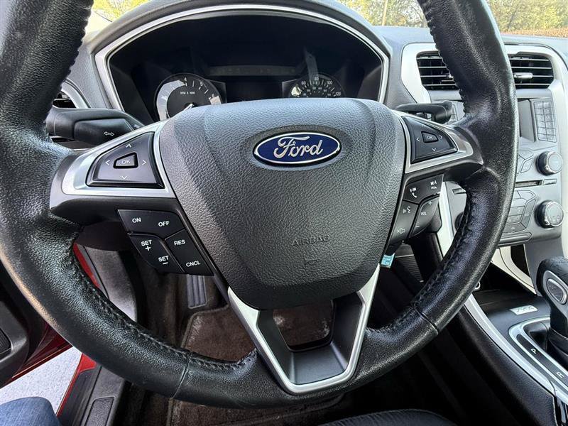 Used 2016 Ford Fusion SE w/ Equipment Group 201A FWD image 14