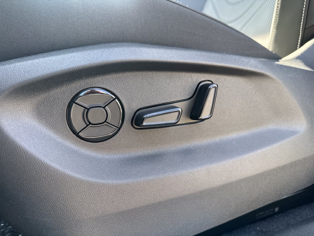 New 2026 Volkswagen Tiguan SE R-Line AWD/4WD image 9