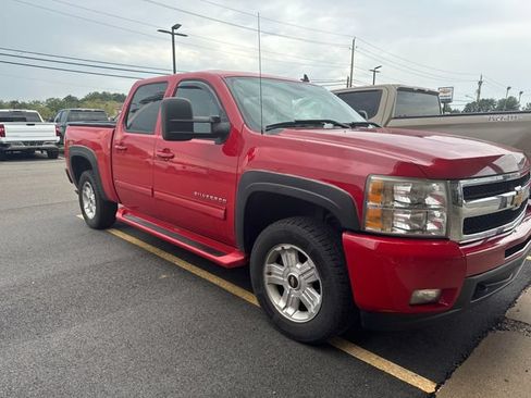 Used 2010 Chevrolet Silverado 1500 LTZ w/ Convenience Package AWD/4WD image 3