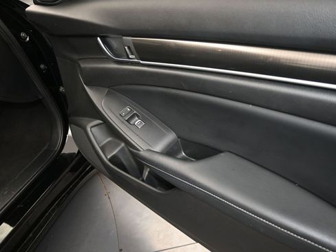 Used 2018 Honda Accord Sport image 23