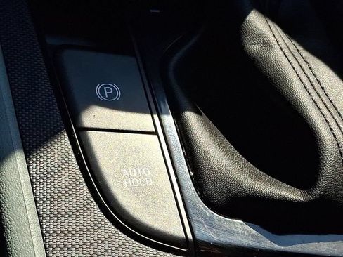 Used 2025 Hyundai Elantra Limited FWD image 26