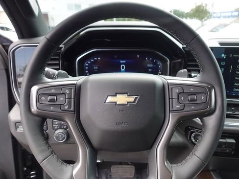 Used 2024 Chevrolet Silverado 1500 High Country w/ Technology Package AWD/4WD image 15