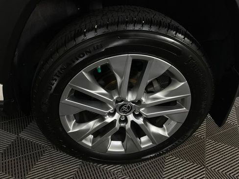 Used 2019 Toyota RAV4 Limited w/ Cold Weather Package AWD/4WD image 38