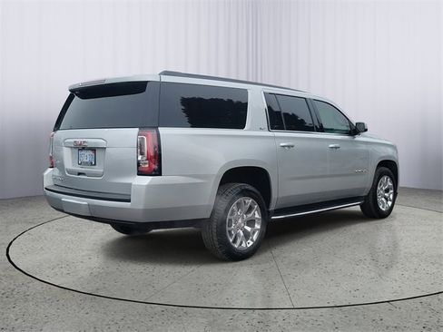 Used 2020 GMC Yukon XL SLT w/ Open Road Package image 2