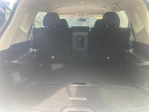 Used 2017 Nissan Rogue S w/ S Appearance Package AWD/4WD image 29