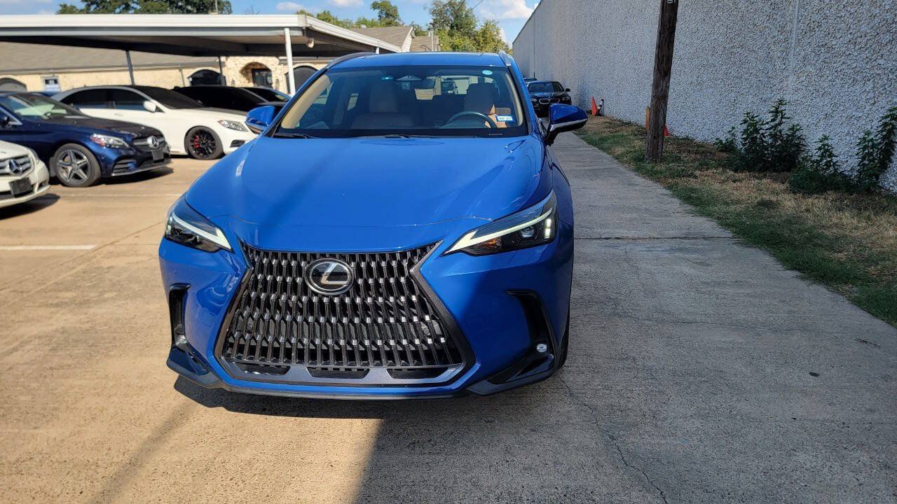 Used 2025 Lexus NX 250 FWD w/ Accessory Package (2T) image 3