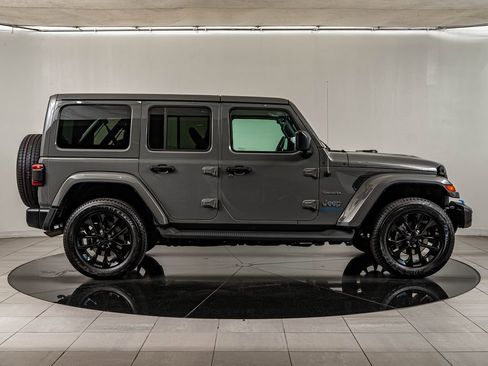 Used 2023 Jeep Wrangler Unlimited Sahara w/ Cold Weather Group AWD/4WD image 4