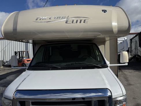 Used 2016 Ford E-450 and Econoline 450 Super Duty w/ Motorhome Prep Package image 39