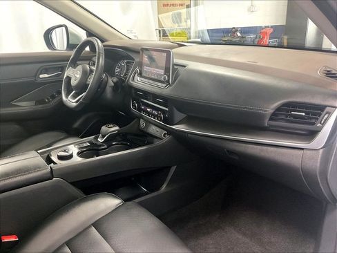 Used 2023 Nissan Rogue SV w/ SV Premium B Package AWD/4WD image 14