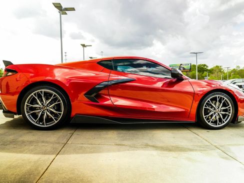 Used 2024 Chevrolet Corvette Stingray Preferred Cpe w/ Battery Protection Package RWD image 6