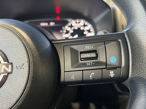 Used 2024 Nissan Rogue SV image 27