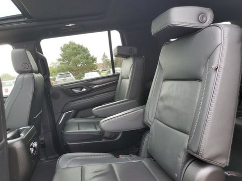 Used 2024 GMC Yukon XL Denali AWD/4WD image 30