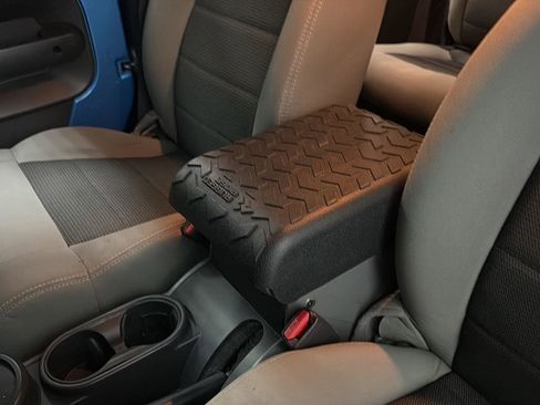 Used 2010 Jeep Wrangler Sport image 16