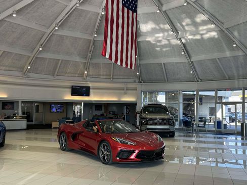 Used 2022 Chevrolet Corvette Stingray Premium Conv w/ 3LT RWD image 3