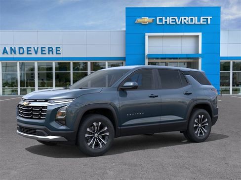 New 2026 Chevrolet Equinox LT image 2