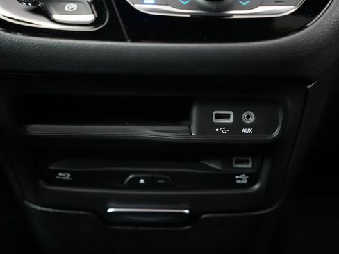 Used 2019 Chrysler Pacifica Limited w/ Advanced Safetytec Group image 28