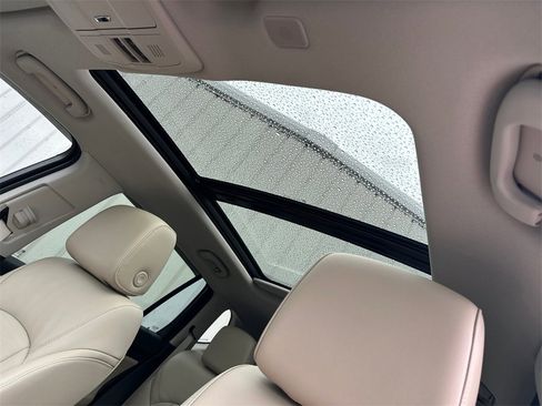 Used 2020 Buick Envision Premium w/ Driver Confidence Package image 33