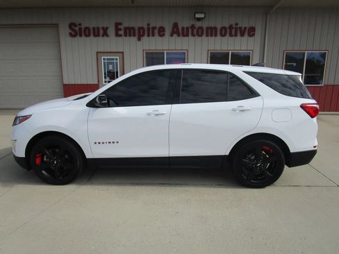 Used 2019 Chevrolet Equinox LT AWD/4WD image 2