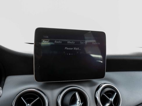 Used 2018 Mercedes-Benz GLA 250 image 28