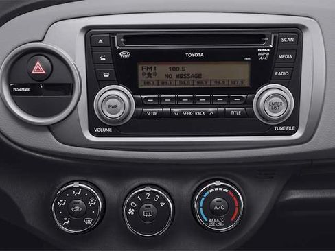 Used 2014 Toyota Yaris L FWD image 9