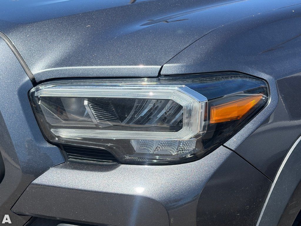 Used 2021 Toyota Tacoma TRD Off-Road RWD image 9