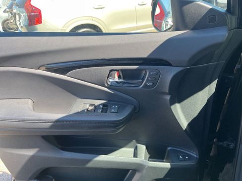 Used 2021 Honda Pilot Touring image 14