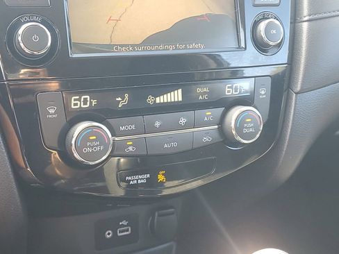 Certified 2020 Nissan Rogue SV FWD image 29