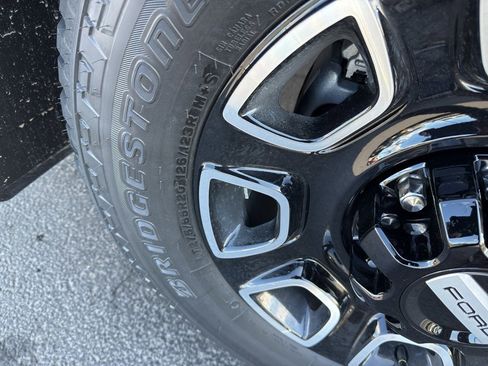 New 2026 Ford F350 Platinum w/ FX4 Off-Road Package image 18