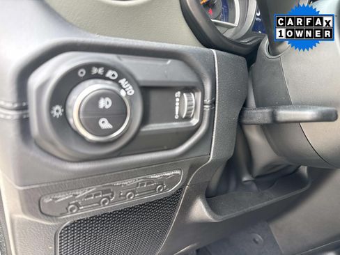 Used 2026 Jeep Gladiator Mojave AWD/4WD image 38