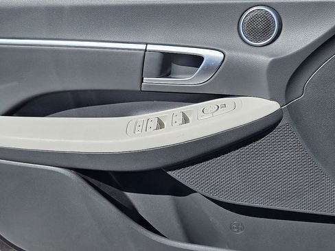 Used 2025 Hyundai Sonata SEL FWD image 18