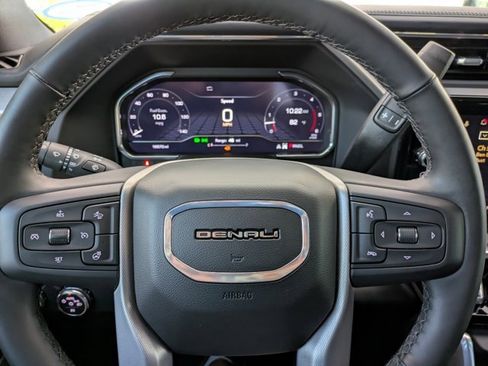 Used 2025 GMC Sierra 2500 Denali w/ Technology Package image 23