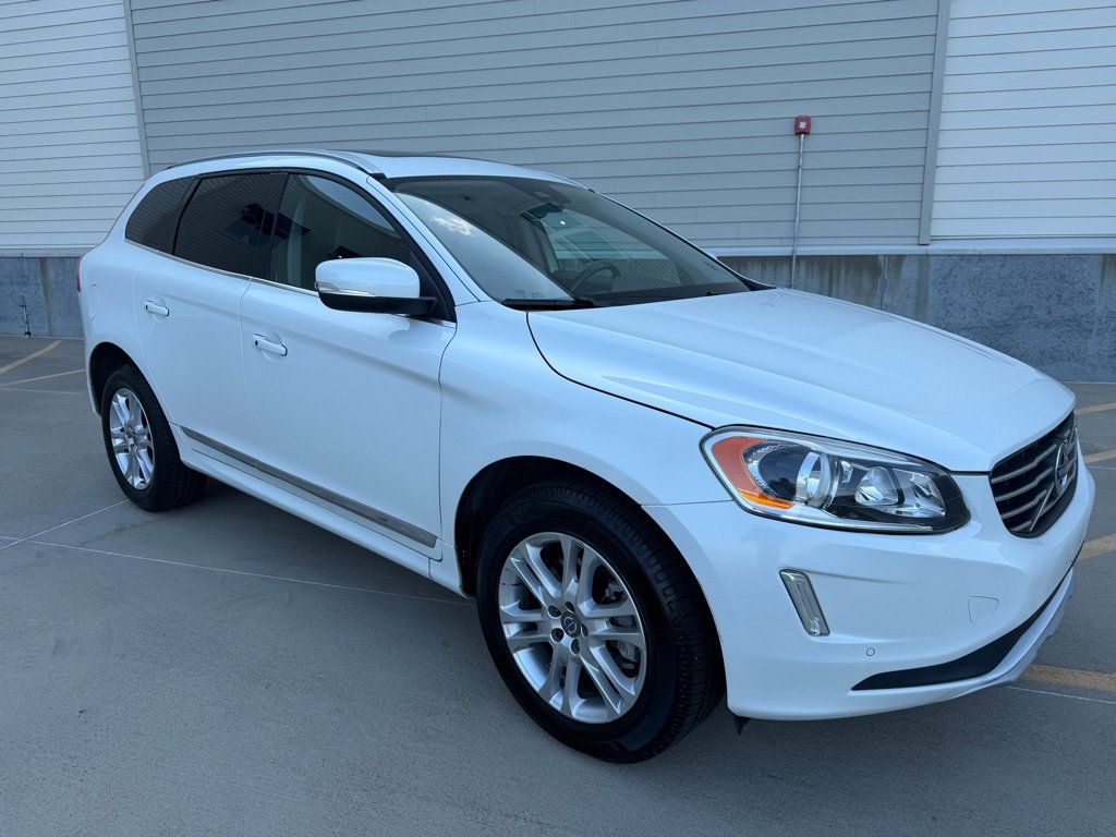 Used 2016 Volvo XC60 T5 Premier w/ Proximity Package FWD image 1