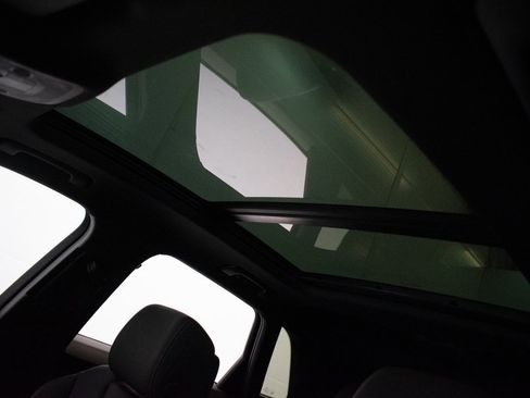 Used 2020 Audi Q3 2.0T Premium Plus w/ Premium Plus Package image 20