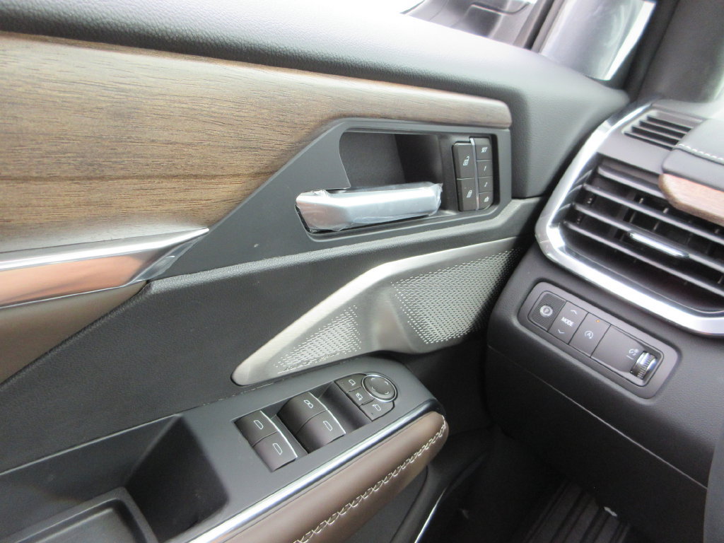 New 2027 GMC Acadia Denali Ultimate FWD image 14