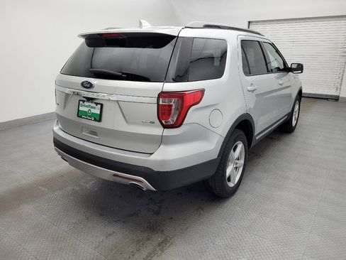 Used 2017 Ford Explorer XLT w/ Equipment Group 202A image 9