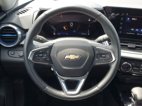 Used 2024 Chevrolet Trax LT w/ Driver Confidence Package FWD image 23