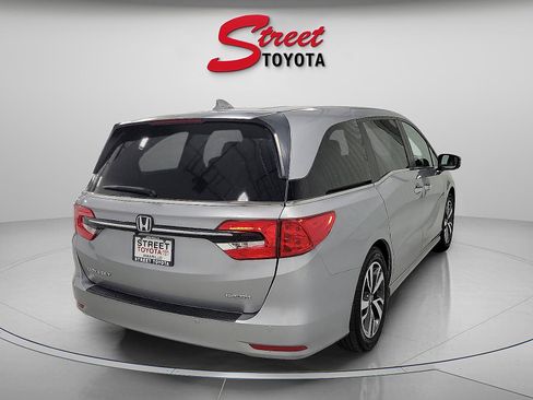 Used 2023 Honda Odyssey Touring image 4