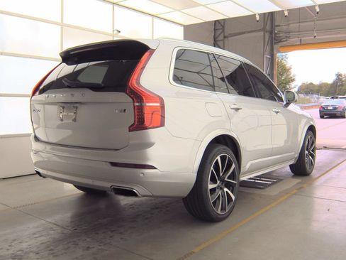 Used 2021 Volvo XC90 T6 Momentum w/ Advanced Package AWD/4WD image 2
