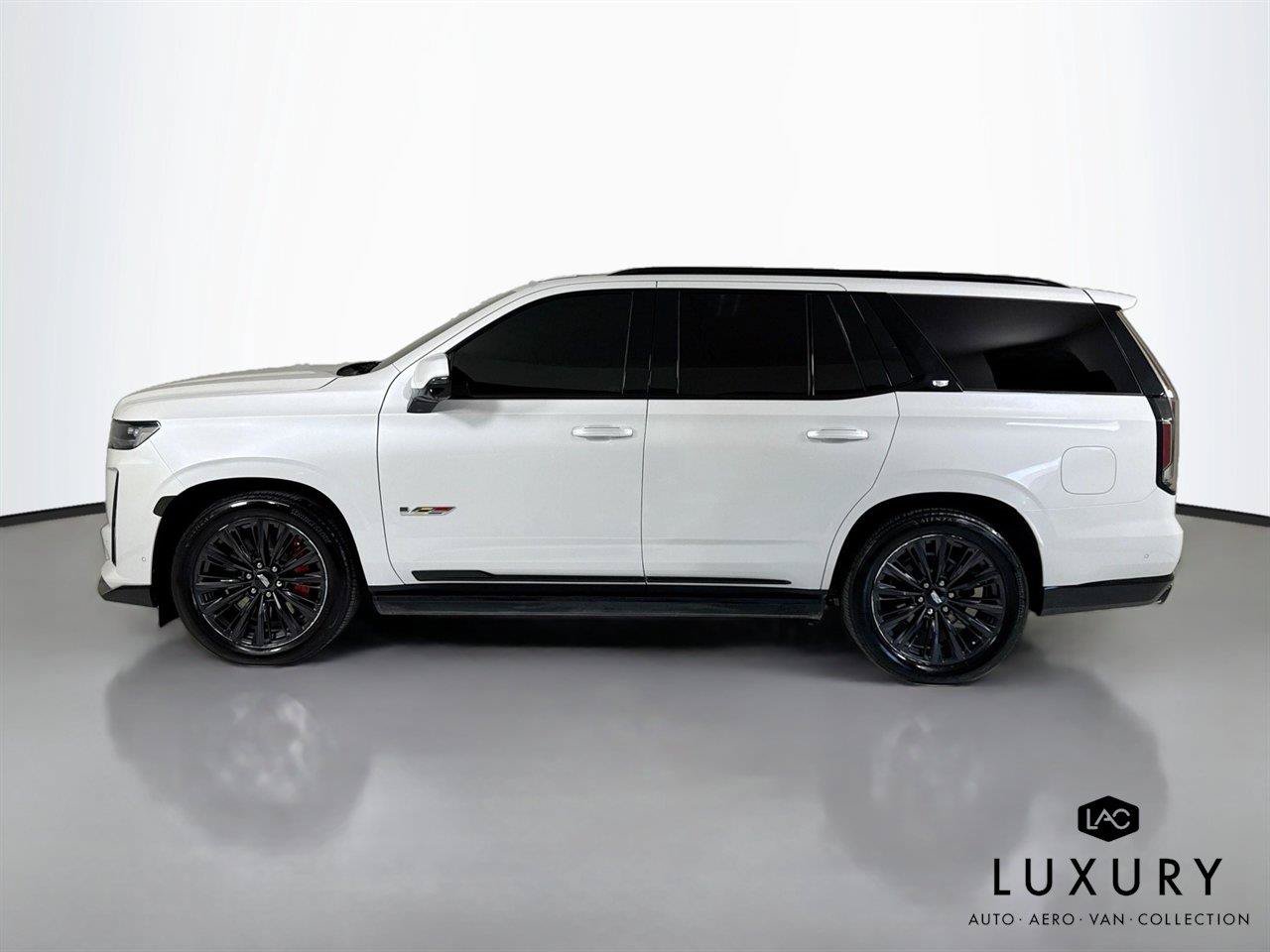 Used 2024 Cadillac Escalade V w/ LPO, ONYX Package AWD/4WD image 8
