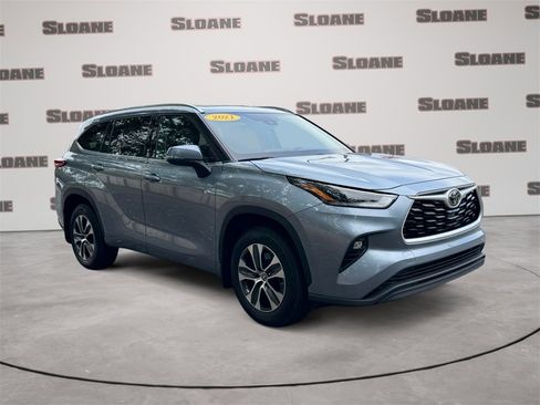Used 2021 Toyota Highlander XLE image 7