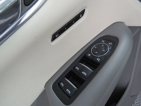 Used 2020 Cadillac XT6 Premium Luxury image 50